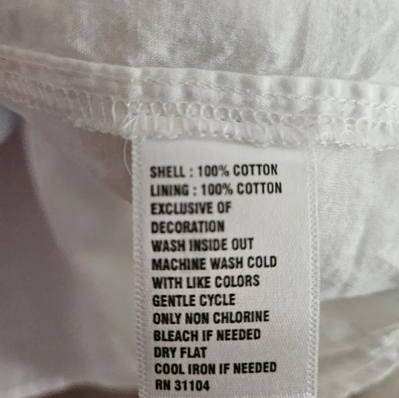 NWT Crown & Ivy white embroidered floral blouse top Womens Medium - Picture 7 of 8